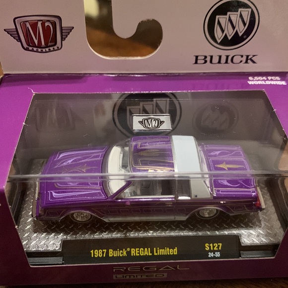 2024 M2 Machines 1987 Buick REGAL Limited Lowrider S127 Purple & White interior - Picture 3 of 9